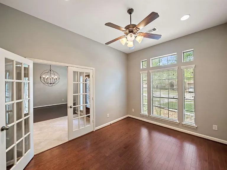 2818 Red Maple Dr — Photo 5