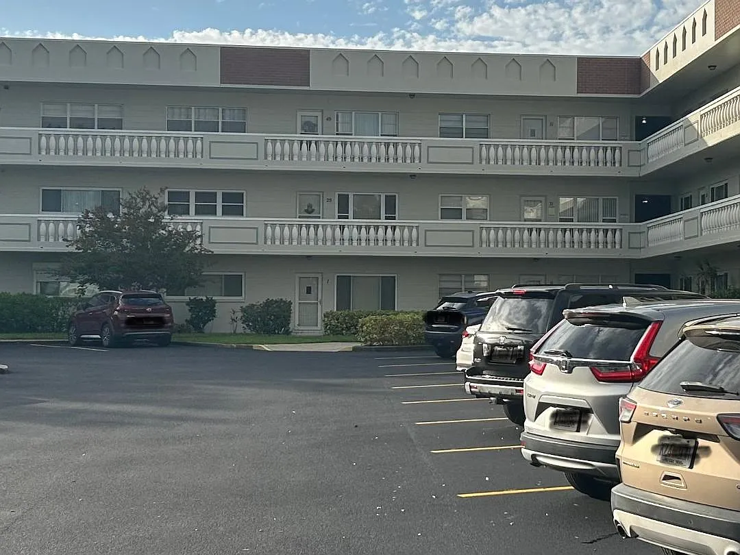 2 bed, 1100 sqft, $1,450 — Photo 2