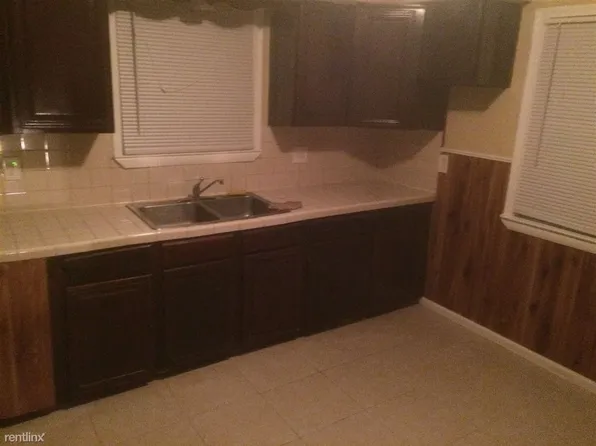 6118 Greenview Ave, Detroit, MI 48228