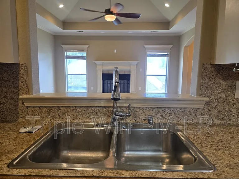 1901 Hidden Creek Dr — Photo 15