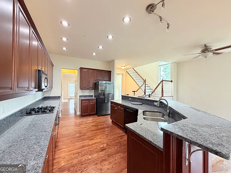1221 Creekside Pl SE — Photo 5