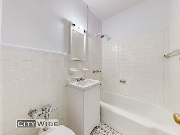 3rd image of 161 E 55th St #2D