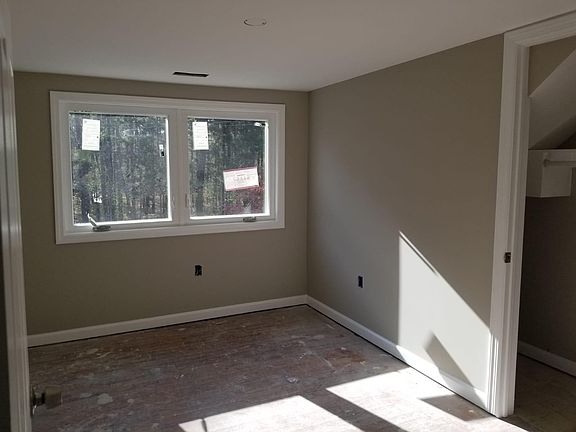 4th image of 228 Meyner Ln