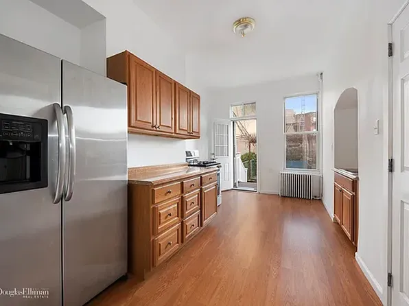 188 Engert Avenue image 1 of 4