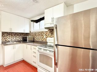 7245 Lancaster Ave #2, Mississauga, ON L4T2L5