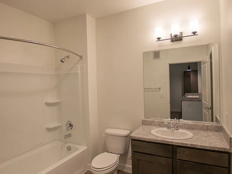 Loma Vista Lofts — Photo 32
