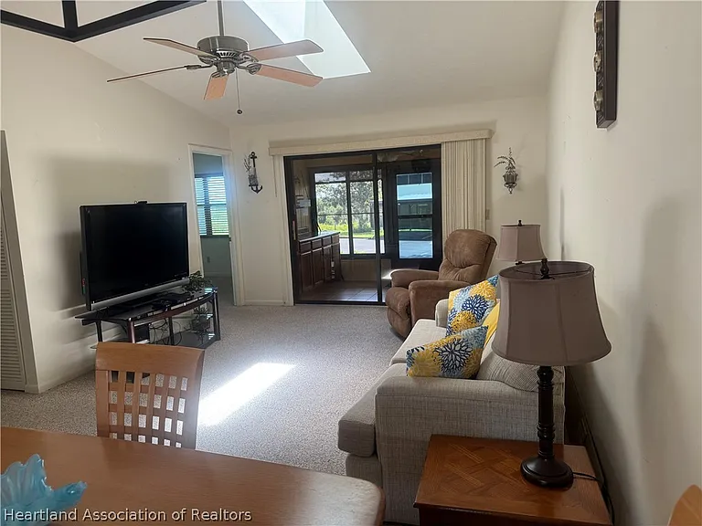 14 Charlton Dr — Photo 12