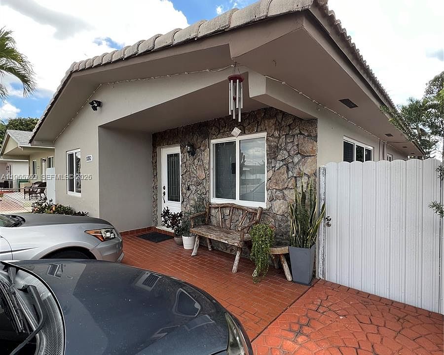 1st image of 10382 SW 25th St