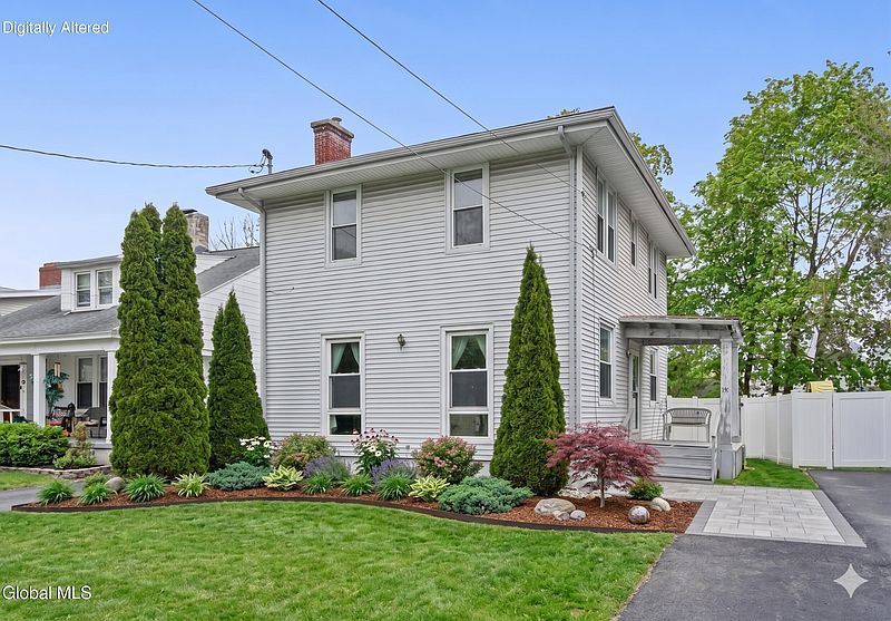 2nd image of 18 Oakwood Street