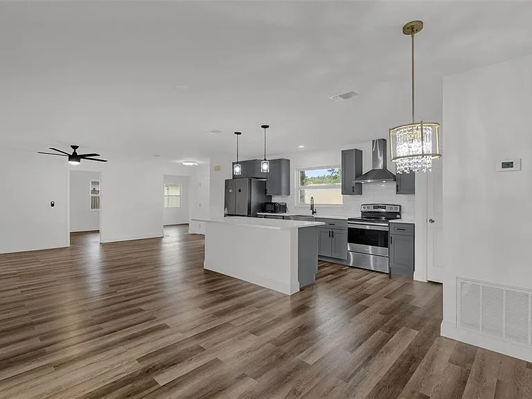 2433 Benjamin Dr — Photo 5