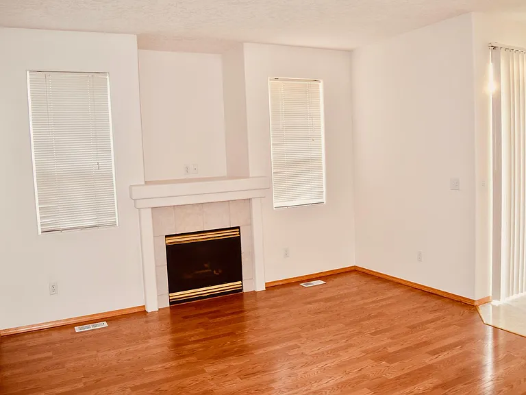 2302 SE 175th Ave — Photo 9