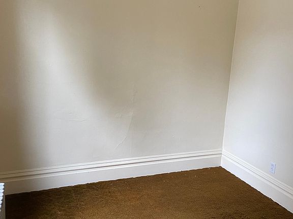 5th image of 127 Seminary Ave #2