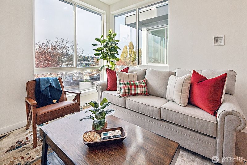 4th image of 3410 15th Avenue W #B