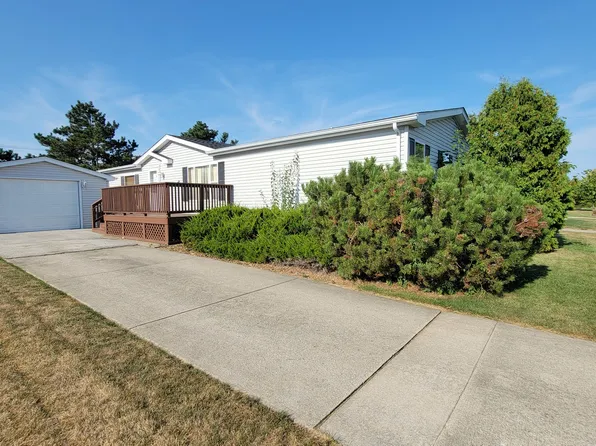 147 Cardinal Dr, Beecher, IL 60401