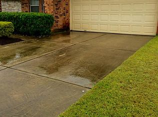 16922 Suffolk Bridge Ln, Houston, TX 77073