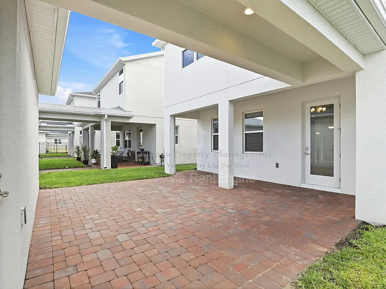 2512 Cedar Rose St — Photo 31