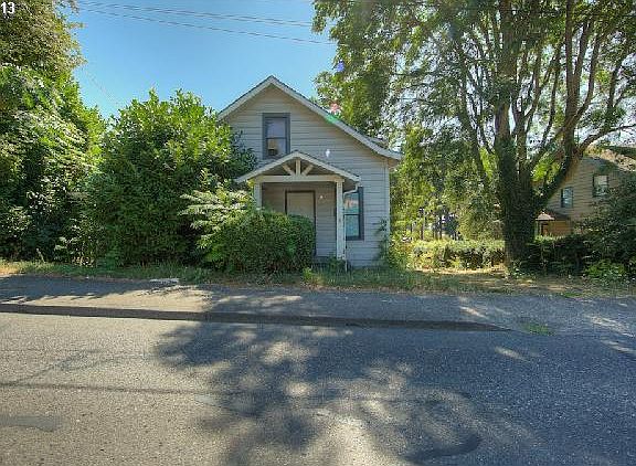 4th image of 3213 E Mill Plain Blvd