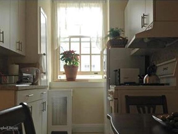 2nd image of 509 E 77th St APT 6M