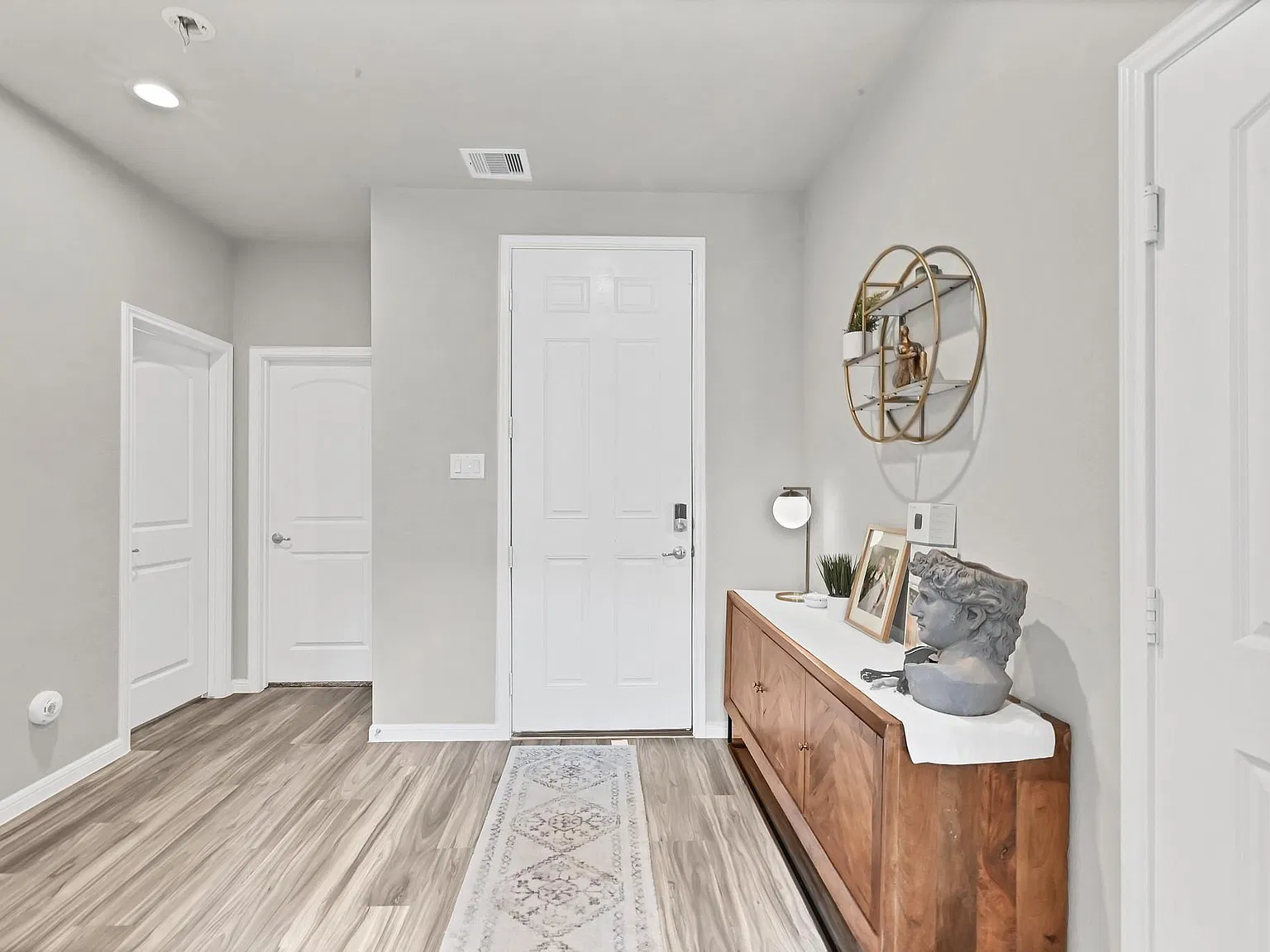 4 bed, 3.0 bath, 2157 sqft, $2,900 — Photo 2