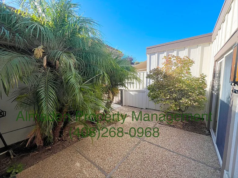 6082 Montgomery Ct — Photo 11
