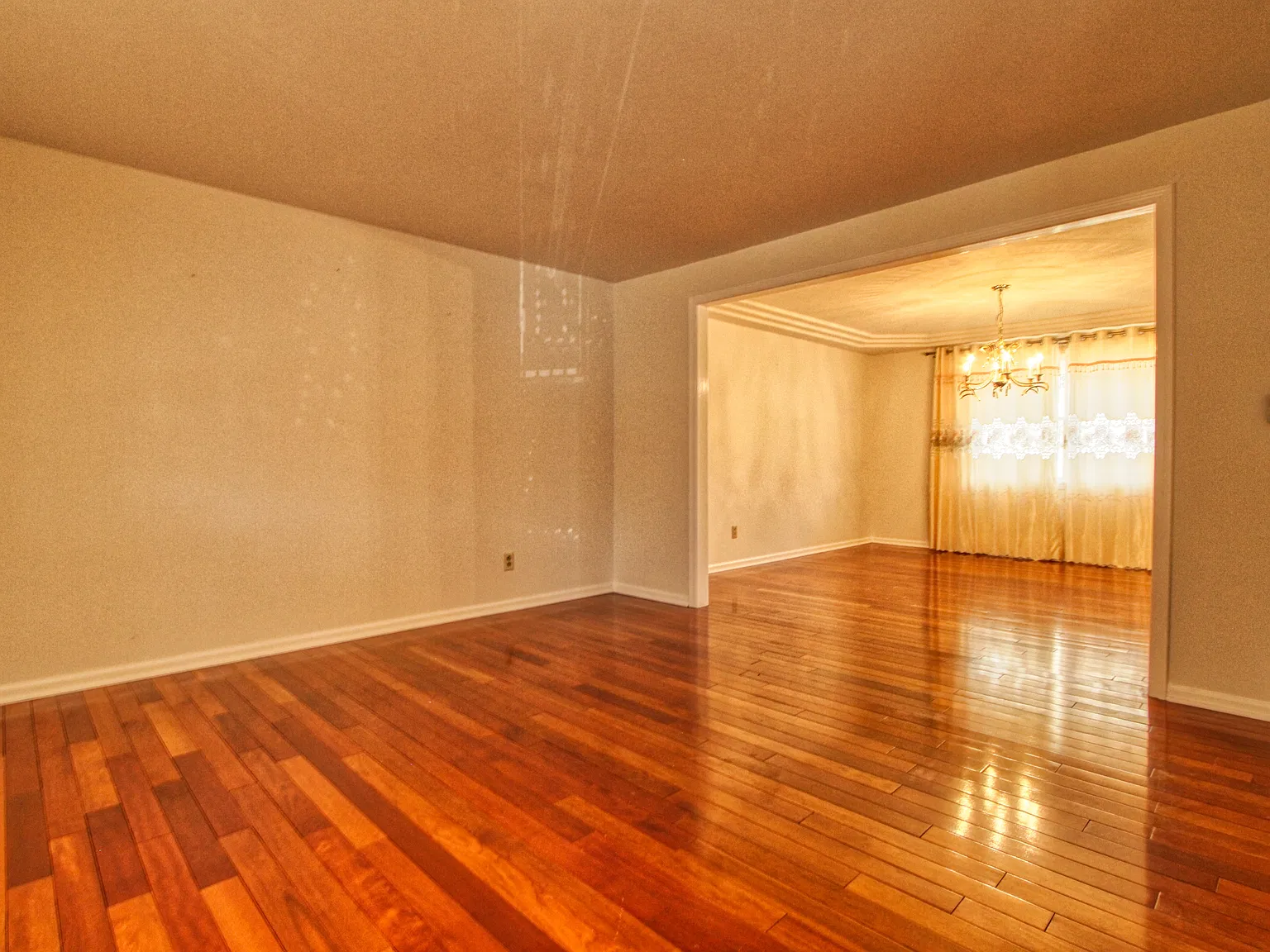 4 bed, 2394 sqft, $3,500 — Photo 4