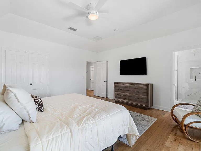 210 S Lake Dr — Photo 20