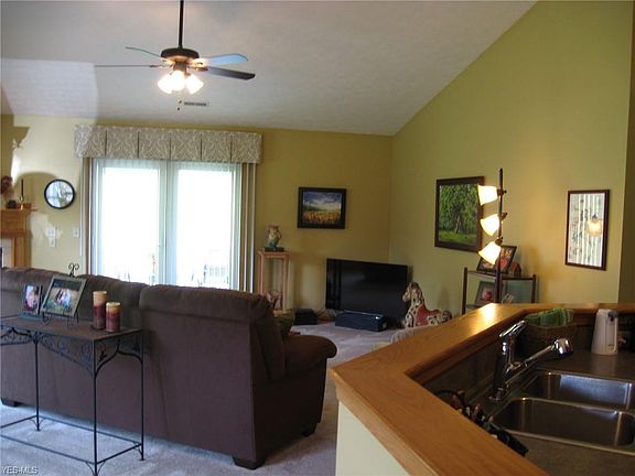 5th image of 3872 Edinburgh Dr