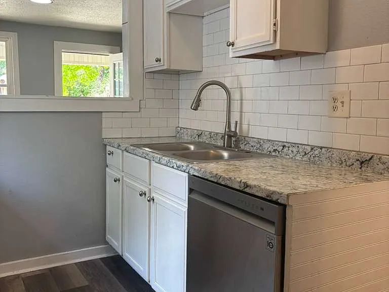 4209 Flora Ave — Photo 7