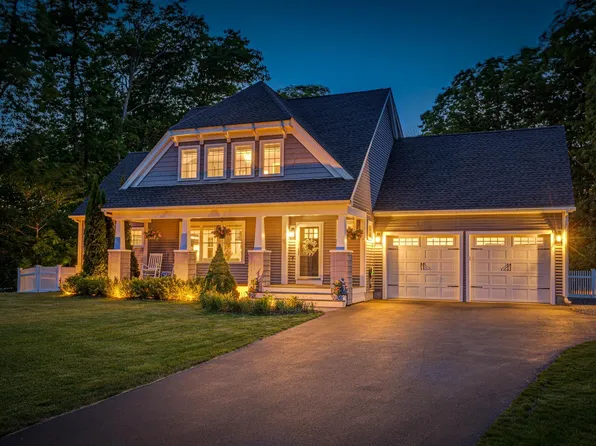 15 Point Of Rocks Terrace, Stratham, NH 03885