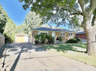 62 Burton Ave, Chatham Kent, ON N7M4Z5