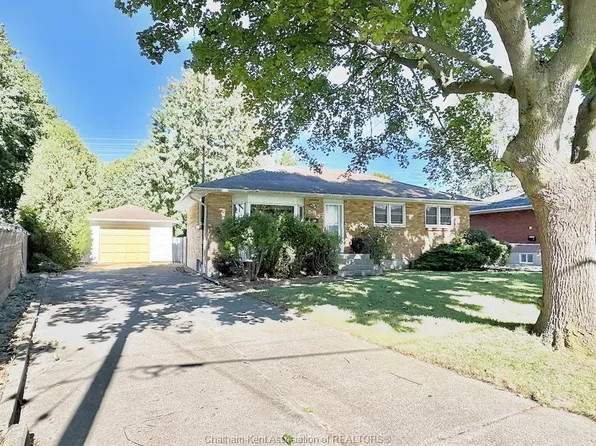 62 Burton Ave, Chatham Kent, ON N7M 4Z5