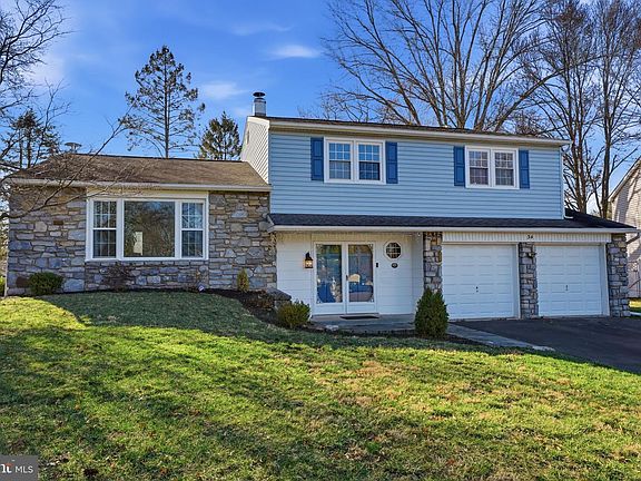 3rd image of 34 Balsam Ct