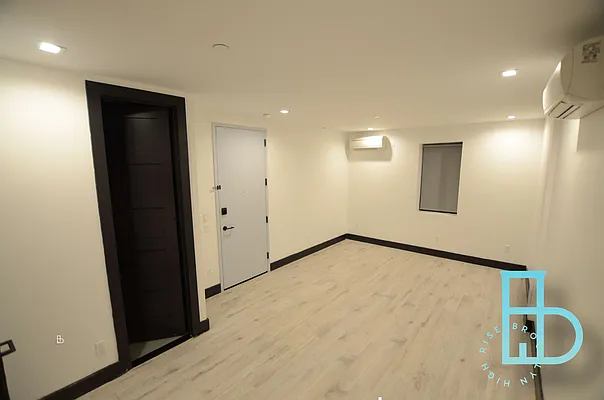 Rented by Miron Realty Group | media 62