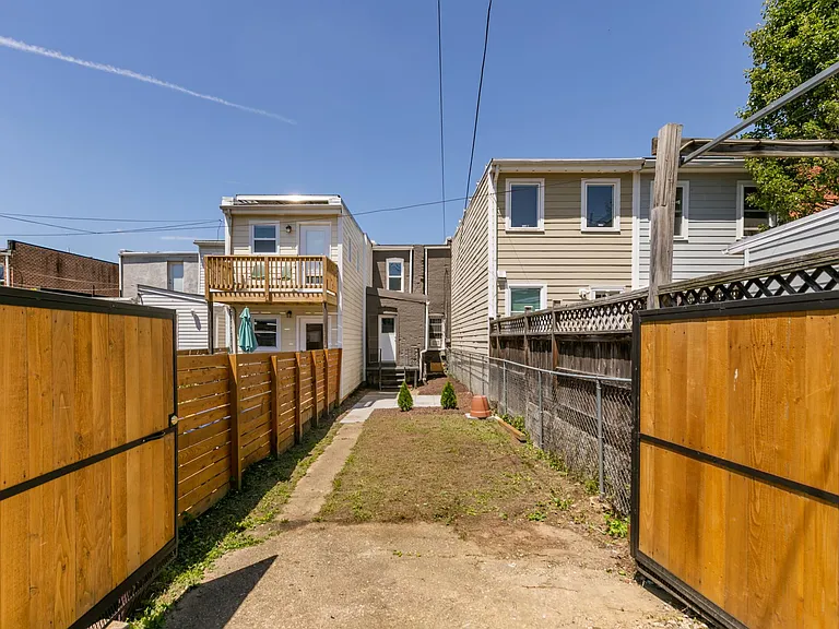 540 Newton Pl NW — Photo 18