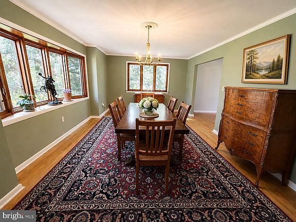 3rd image of 249 Forrest Rd