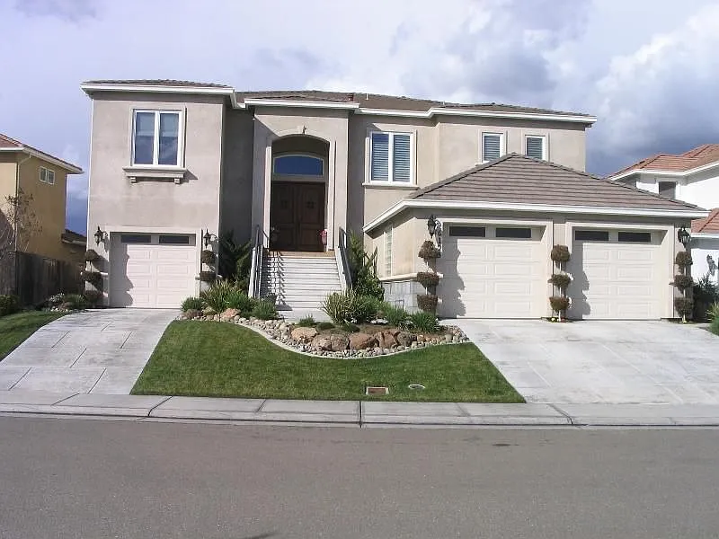 6193 Riverbank Cir photo 1