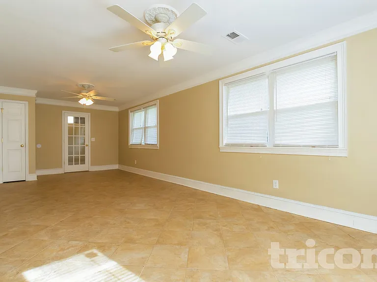 6583 Oakwood Dr — Photo 9