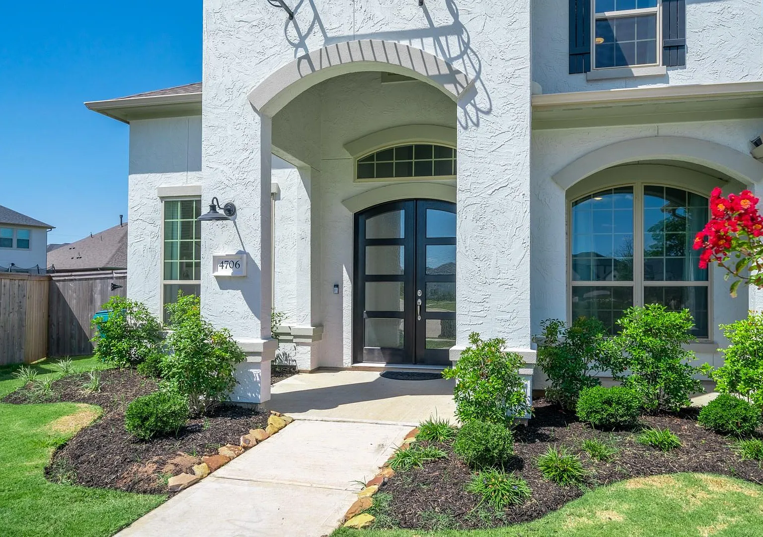 5 bed, 5.5 bath, 4127 sqft, $5,650 — Photo 3