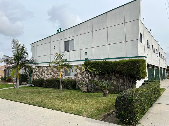 2nd image of 9644 Mallison Ave #H