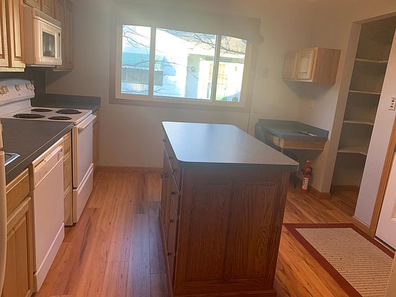 3rd image of 363 Rowan Dr