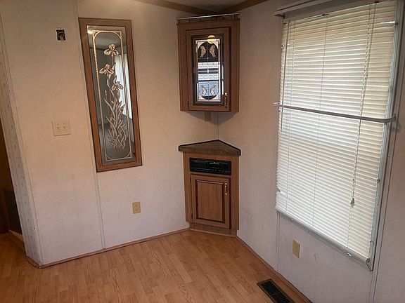 5th image of 4400 Melrose Dr #294