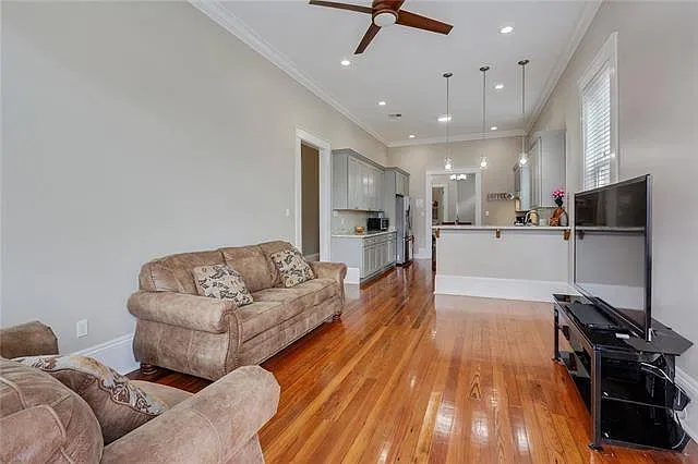 3 bed, 2.0 bath, 1432 sqft, $2,400 — Photo 4