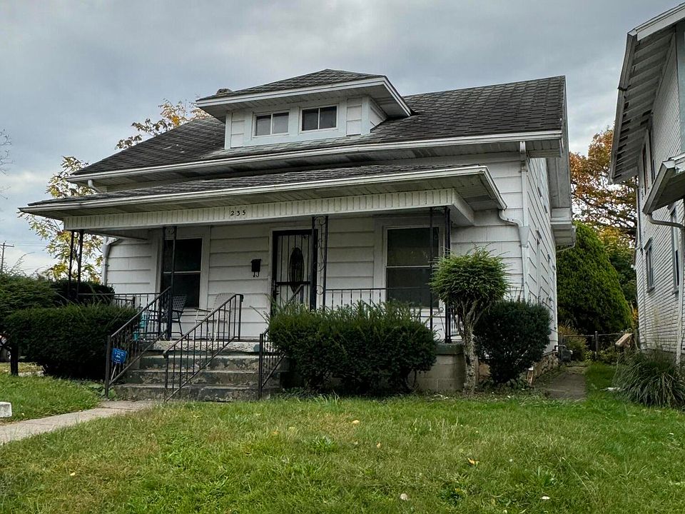 2nd image of 235 W Grand Ave