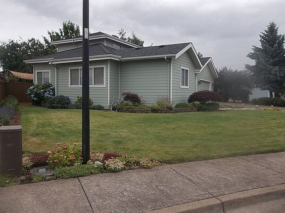 View from side of culdesak