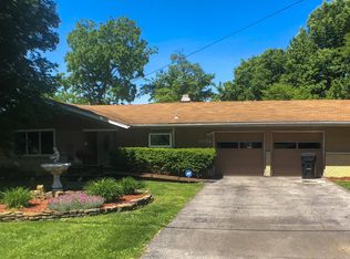 1951 S Glencrest Ave, Springfield, MO 65804