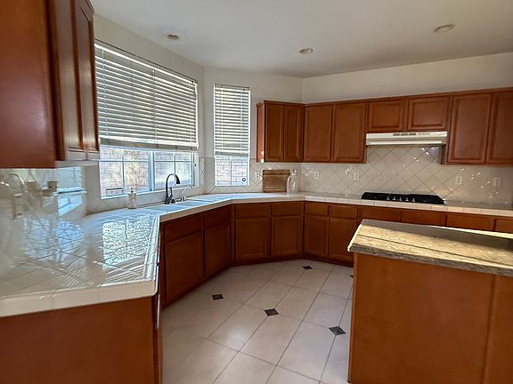 4th image of 2264 Shanna Carle Dr