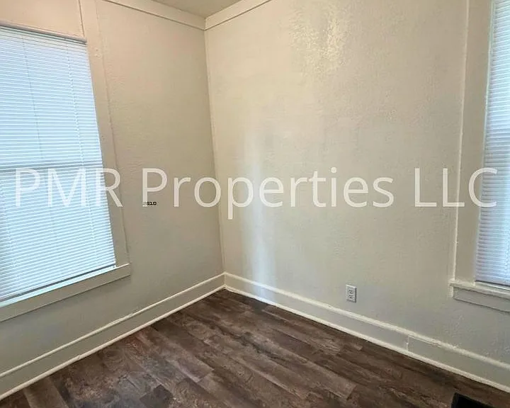 1118 S 19th St — Photo 4