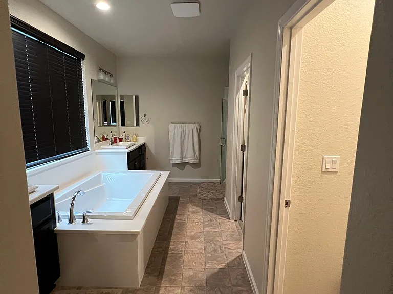 2101 Melody Ln — Photo 24