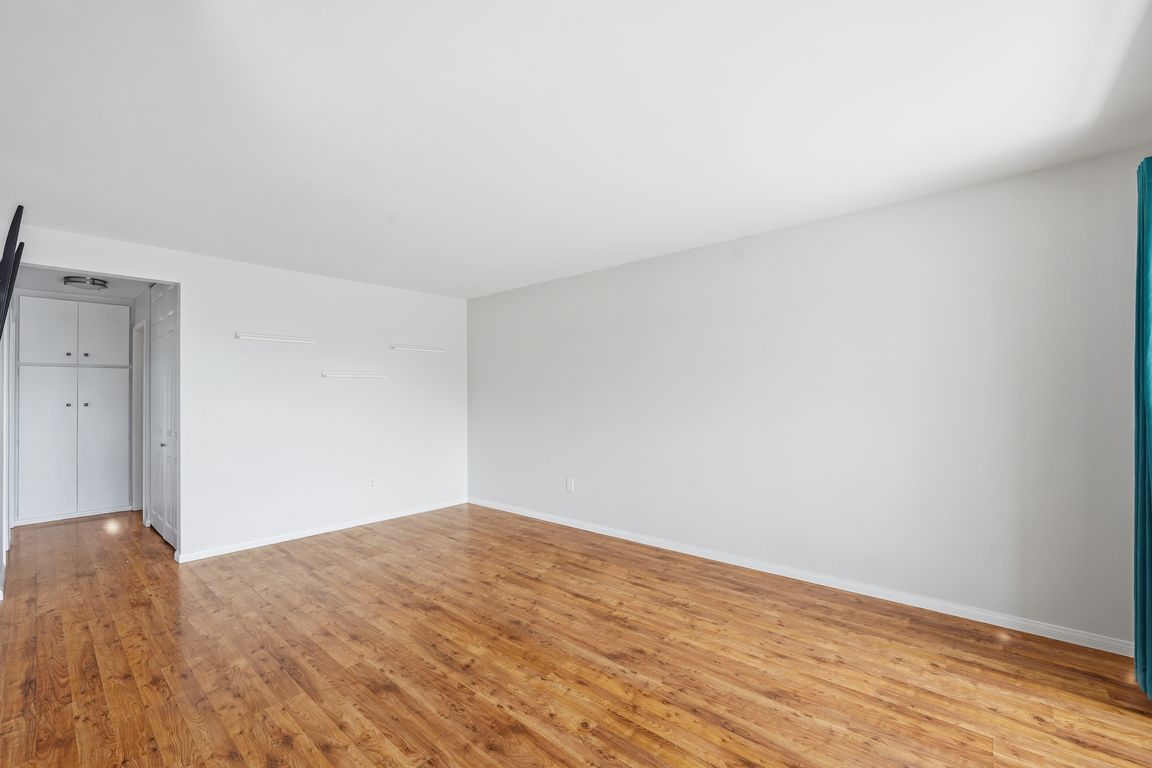 next background image