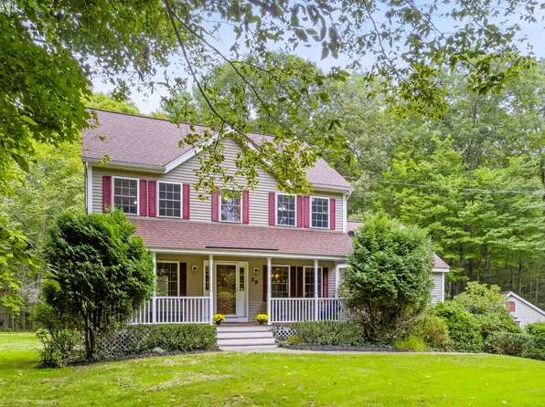 29 Abenaki Circle, Chester, NH 03036